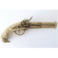 PISTOLAS & REVÓLVERS