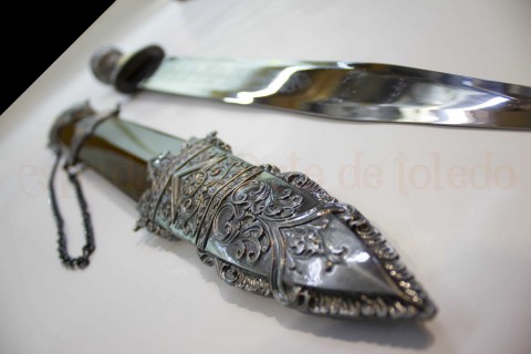 ESPADA ROMANA CON VAINA
