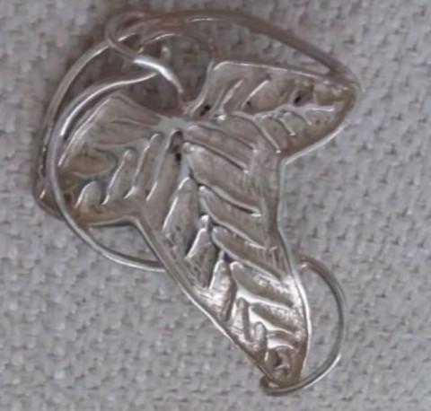 COLGANTE HOJA DE LORIEN MINI PLATA
