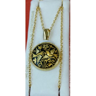 ROUND GOLD PENDANT