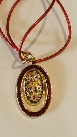 COLGANTE ORO OVALO DOBLE ROJO