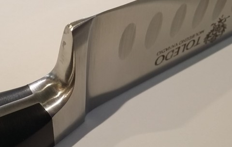 CUCHILLO COCINERO ALVEOLADO 23 CMS
